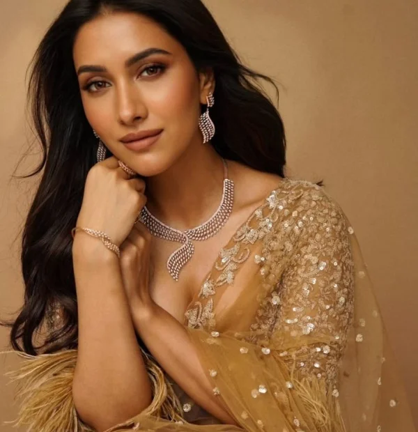 Rukmini Vasanth as Mellisa