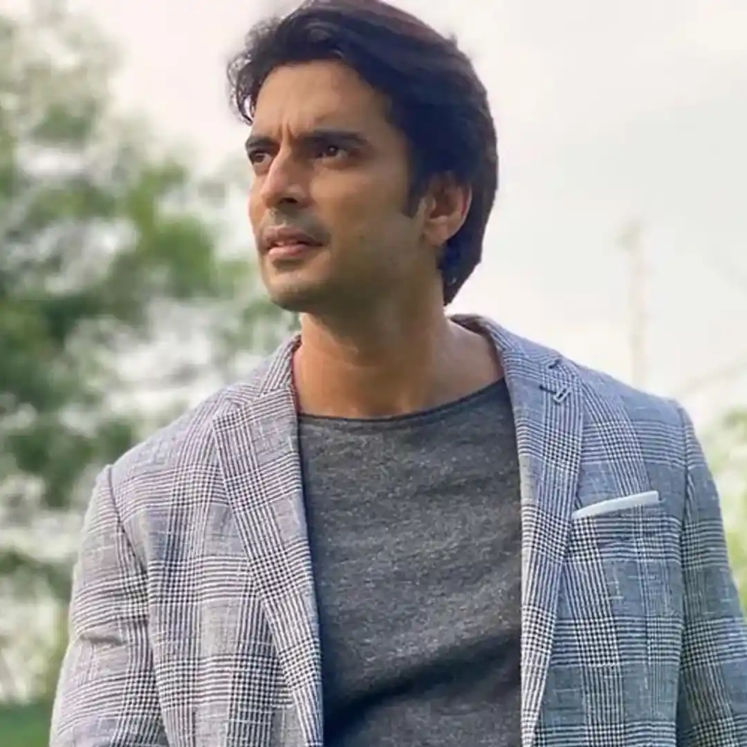 Gashmeer Mahajani as Dr. Raghav Shastri