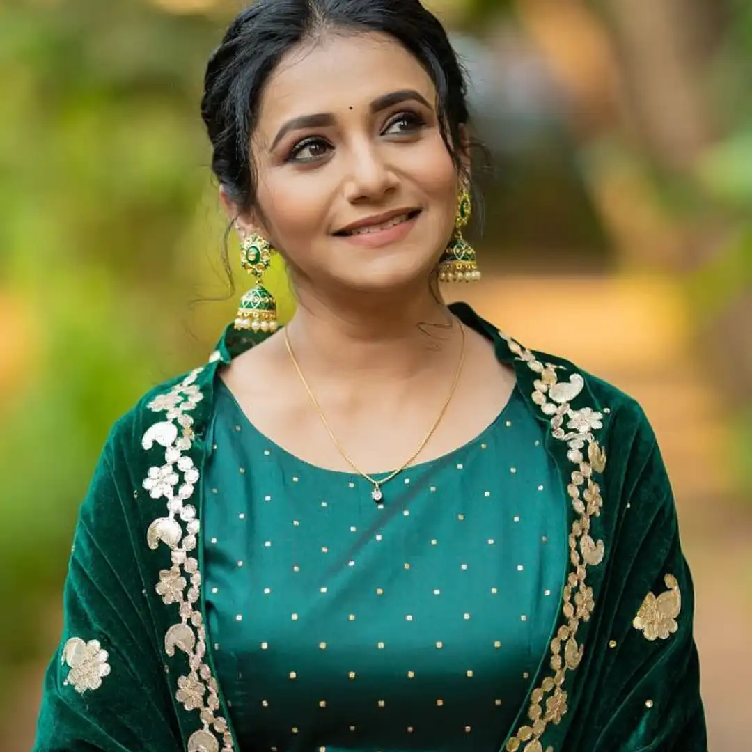 Jui Gadkari as Sayali Subhedar