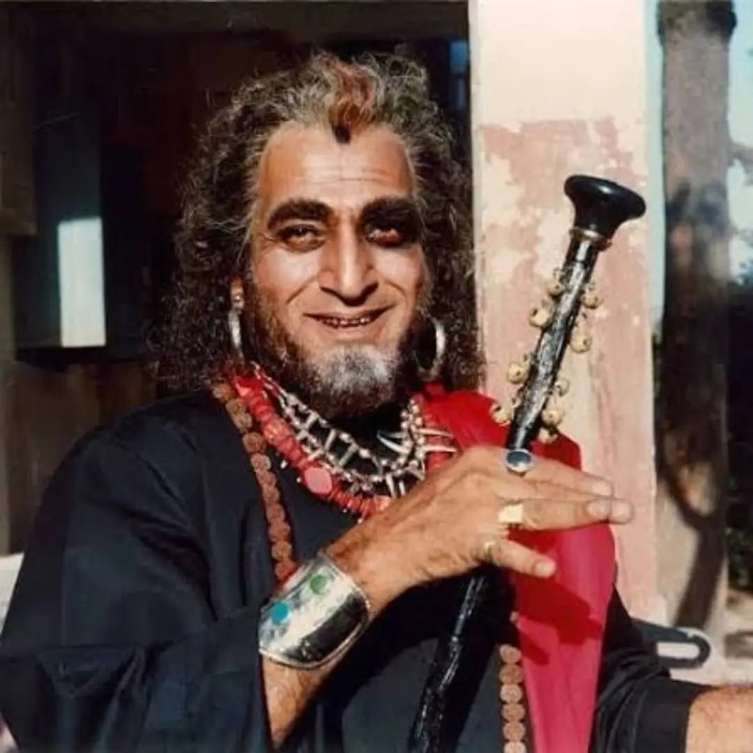 Mohan Agashe as Dr. Vyas