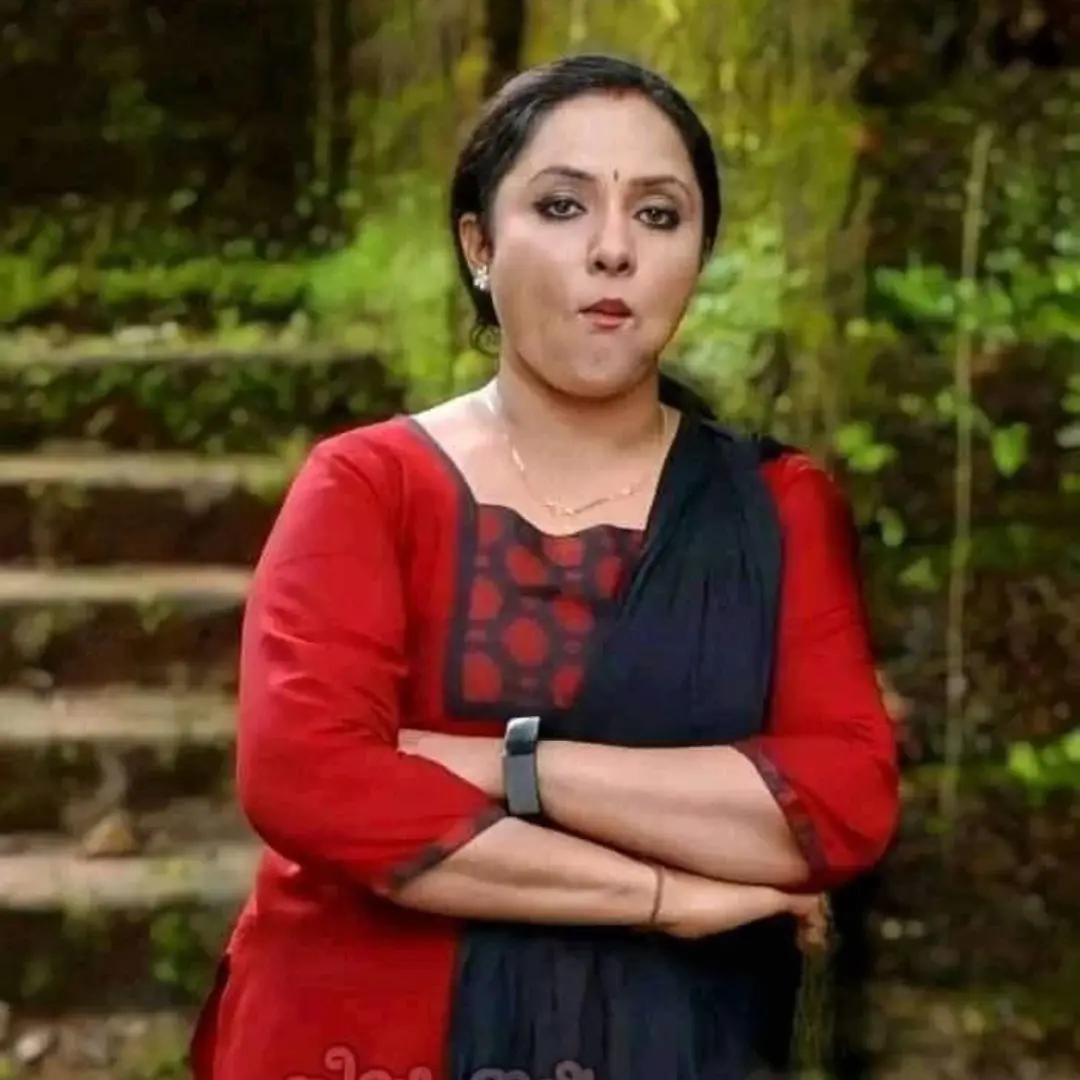 Nisha Sarangh as Neelima “Neelu” Thampi