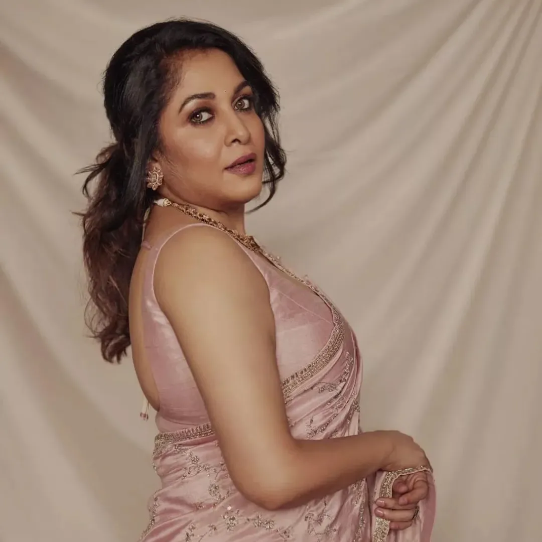 Ramya Krishnan as Vijaya Muthuvel Pandian