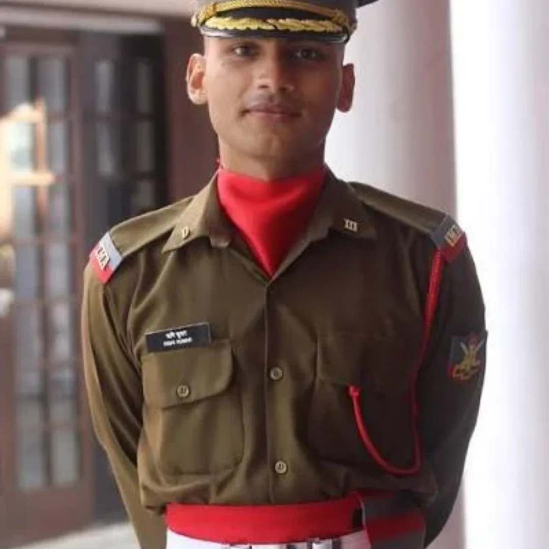 Rishi S. Kumar as Vishnu “Mudiyan” Thampi