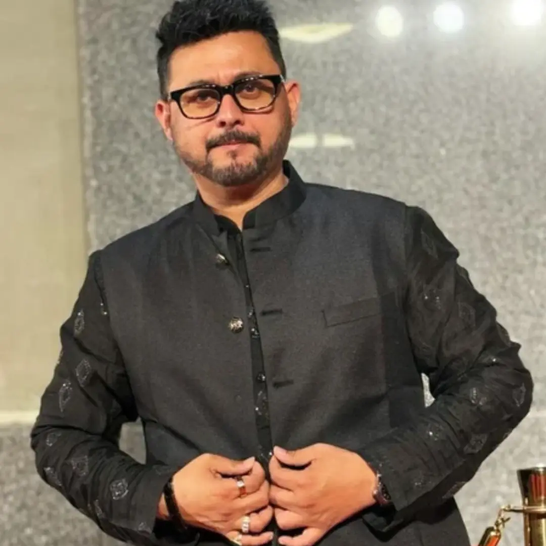 Swapnil Joshi as Kumar Mahajan