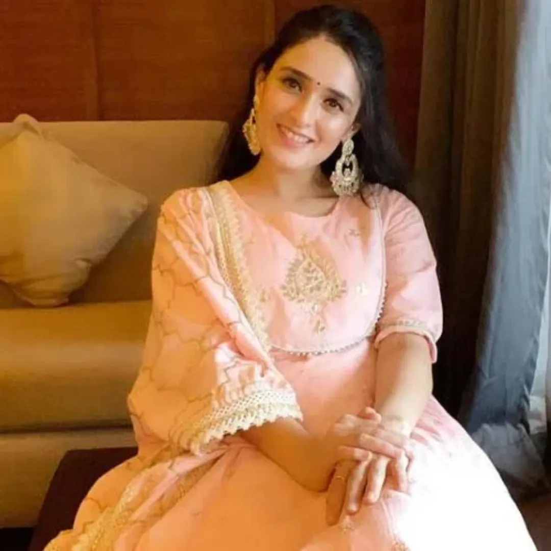 Pankhuri Awasthy Rode as Mira