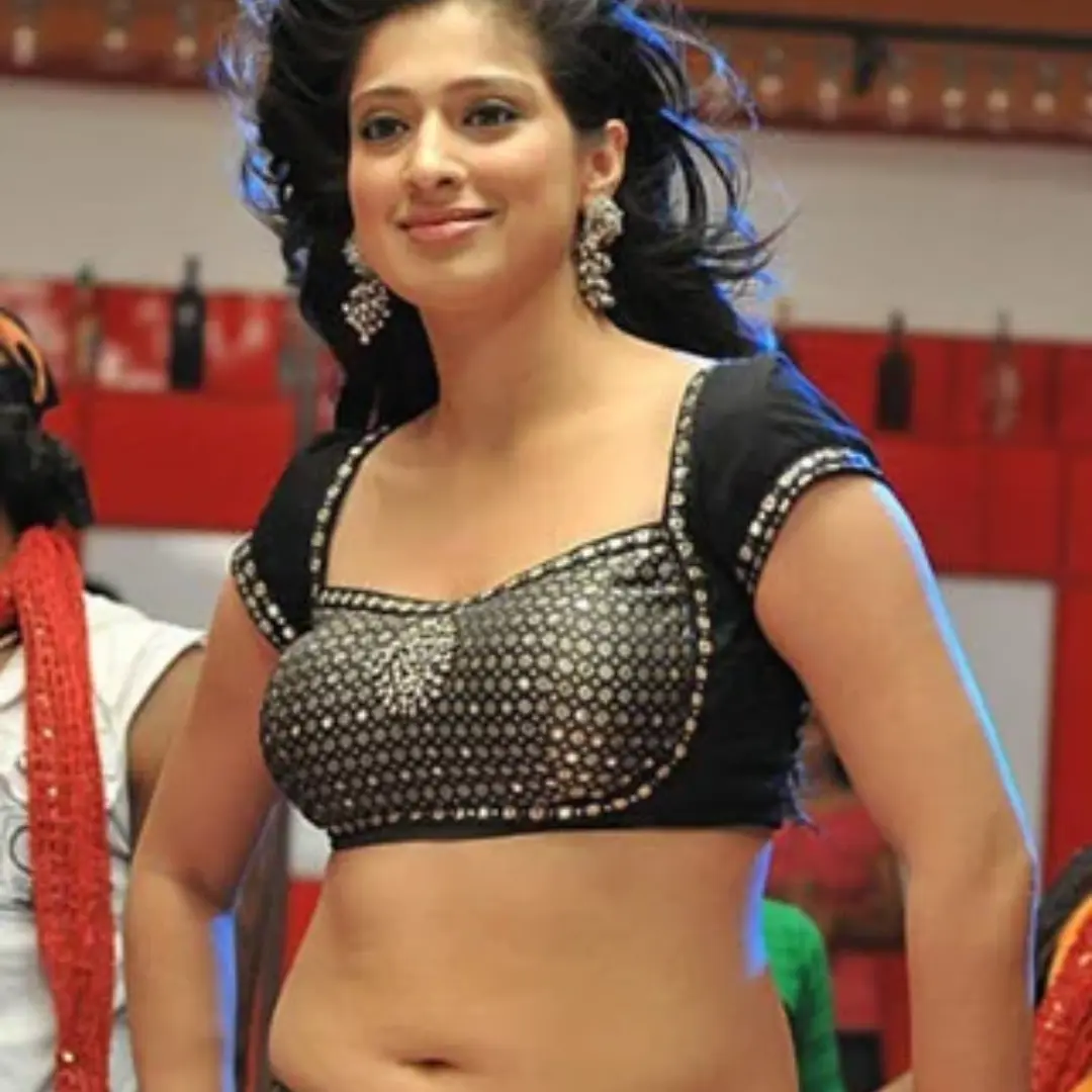 Raai Laxmi as Priya