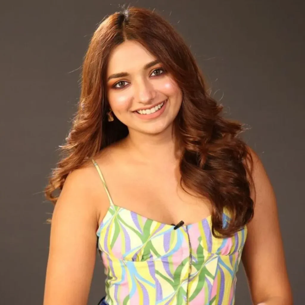 Jiya Shankar as Susheela “Sattu” Kaatelal Ruhail Solanki